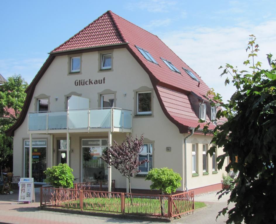 Ferienwohnungen Haus Glueckauf Kölpinsee Esterno foto